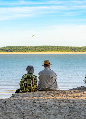 Vacances et grands-parents, tout un programme - credit : @arthurhabudzik