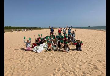 Ramassage des déchets sur les plages oléronnaises